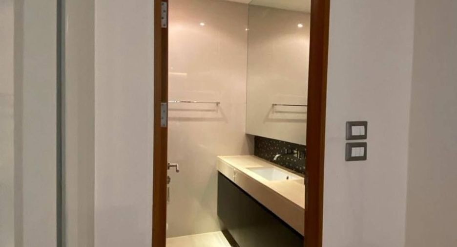 Condo en alquiler de 2 habitaciones en Khlong Toei, Bangkok
