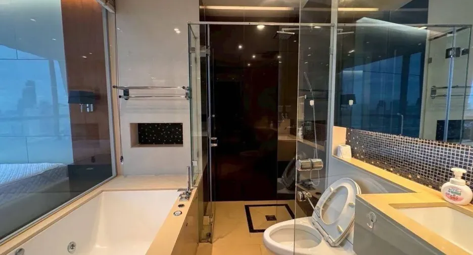 Condo en alquiler de 2 habitaciones en Khlong Toei, Bangkok