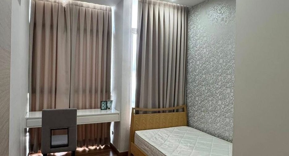 For rent 3 bedrooms condo in Bang Na, Bangkok
