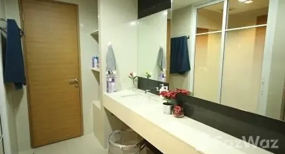 Condo en alquiler de 1 habitaciones en Huai Khwang, Bangkok