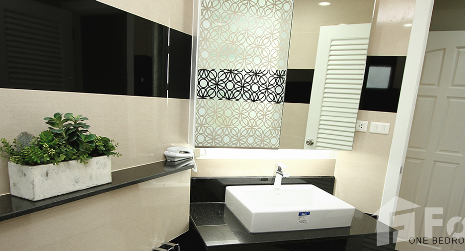 For rent 1 bed apartment in Khlong Toei, Bangkok