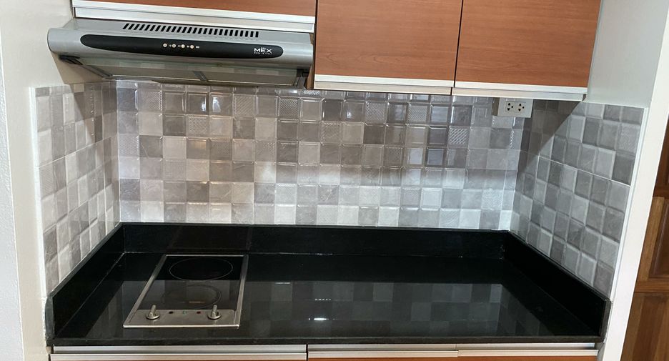 For rent 1 bed condo in Phra Khanong, Bangkok