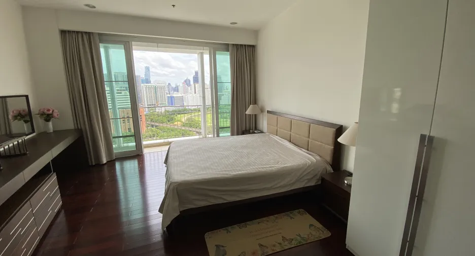 For rent 2 ベッドルーム condo in Pathum Wan, Bangkok