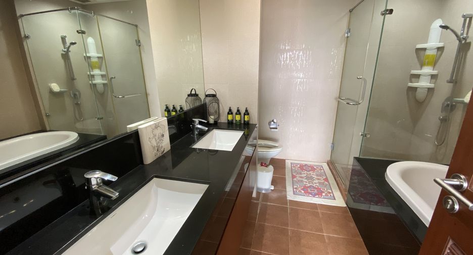 For rent 2 ベッドルーム condo in Pathum Wan, Bangkok