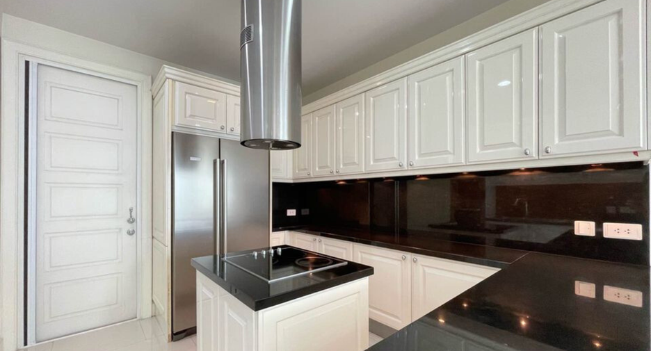 For rent 3 bedrooms condo in Watthana, Bangkok