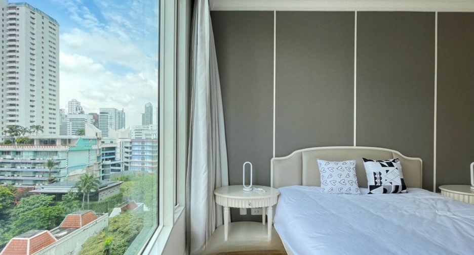 For rent 3 bedrooms condo in Watthana, Bangkok
