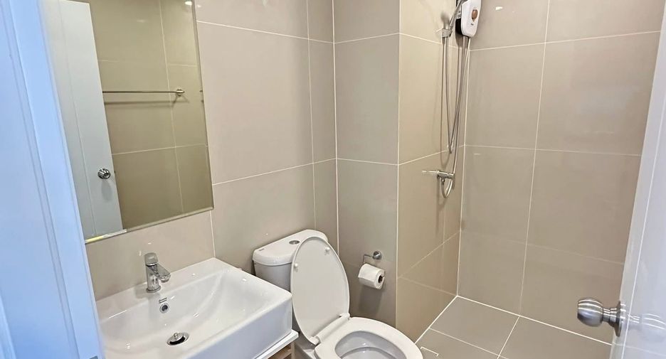 For rent studio condo in Khlong San, Bangkok