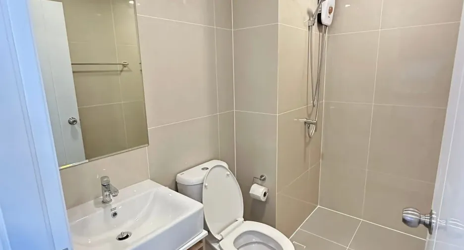 For rent studio condo in Khlong San, Bangkok