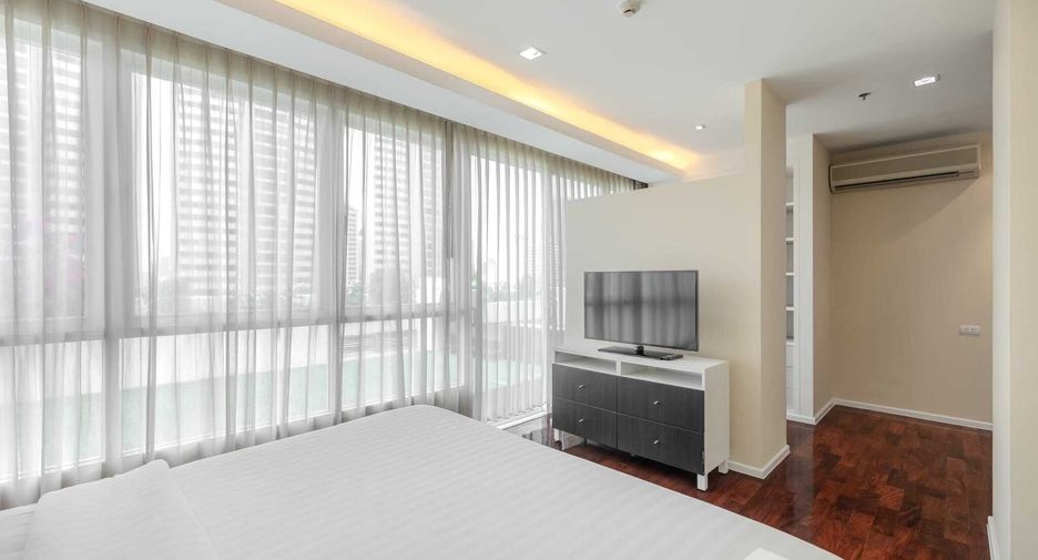 For rent 3 bedrooms apartment in Khlong Toei, Bangkok