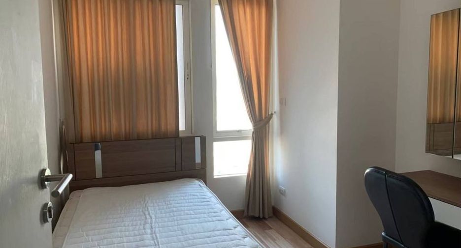 Condo en alquiler de 2 habitaciones en Phra Khanong, Bangkok