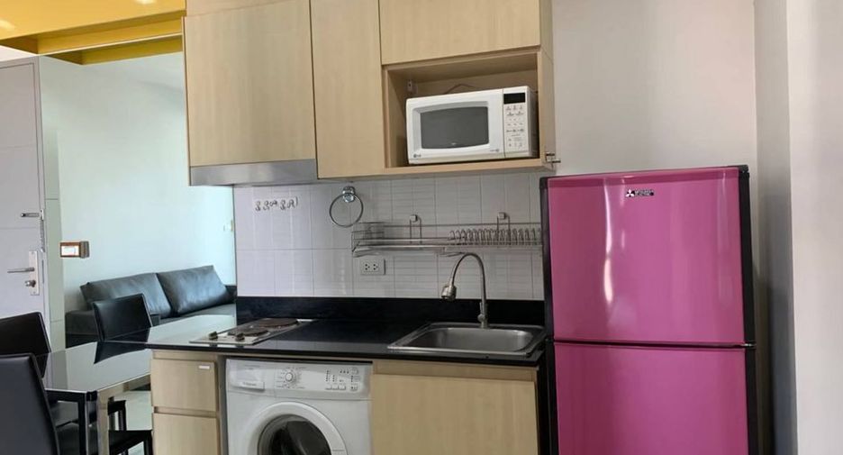 Condo en alquiler de 2 habitaciones en Phra Khanong, Bangkok