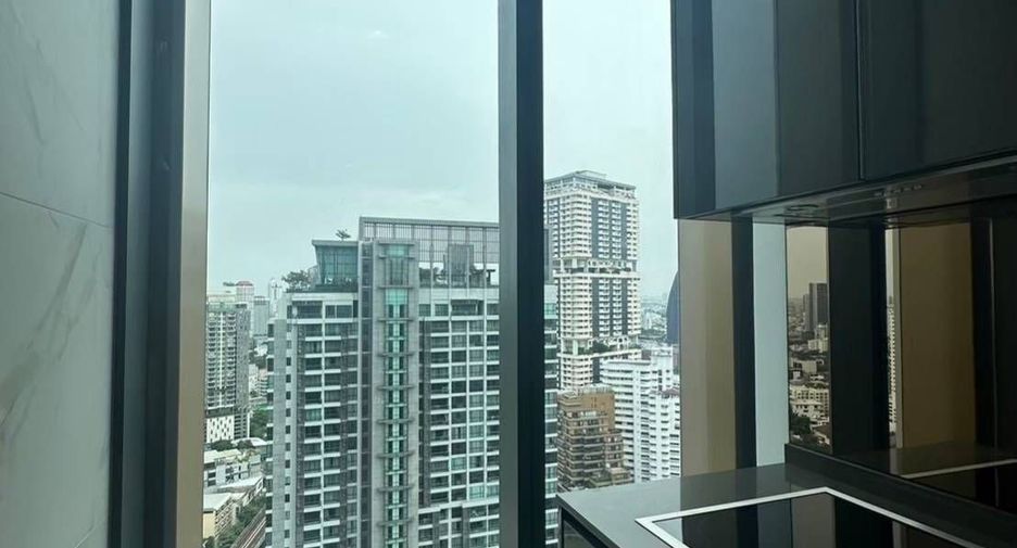 For rent 2 bedrooms condo in Khlong Toei, Bangkok