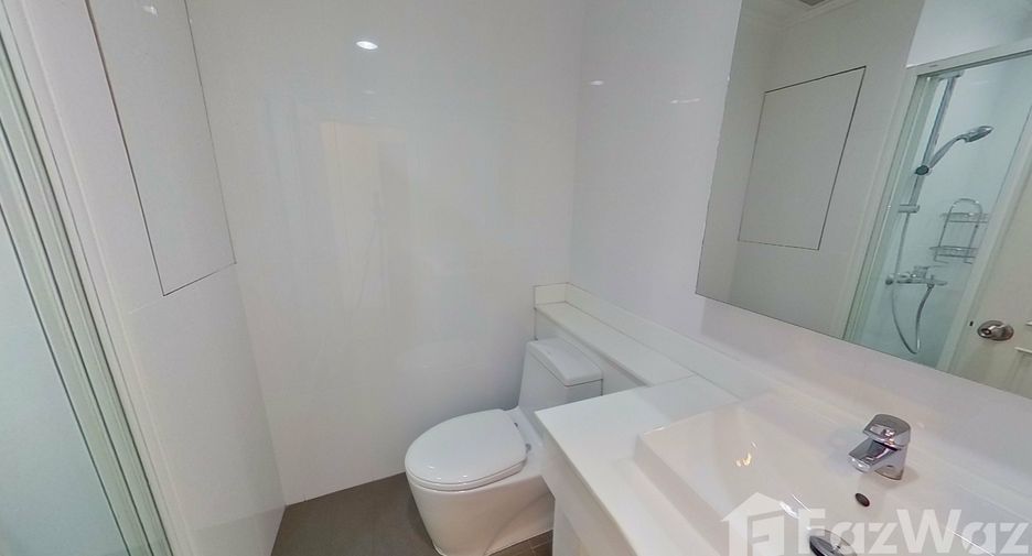 For rent 3 bedrooms condo in Sathon, Bangkok