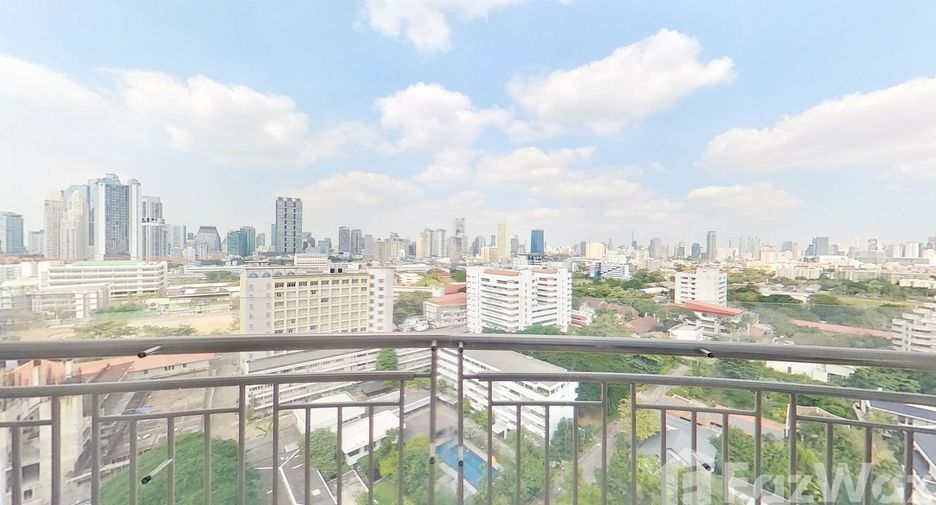 For rent 3 bedrooms condo in Sathon, Bangkok