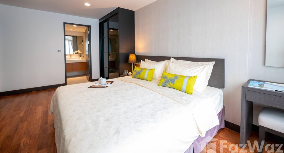 For rent 2 bedrooms condo in Watthana, Bangkok