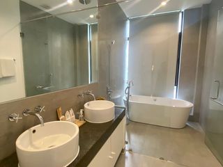 For rent 3 ベッドルーム condo in Pathum Wan, Bangkok