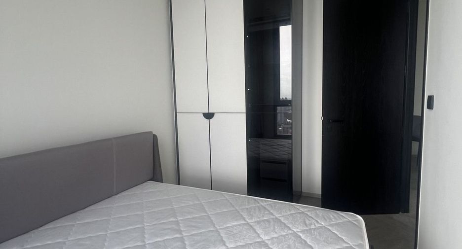 For rent 2 bedrooms condo in Khlong San, Bangkok