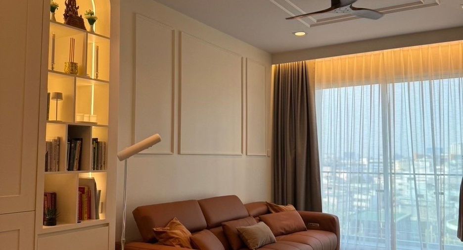 For rent 2 bedrooms condo in Bang Rak, Bangkok