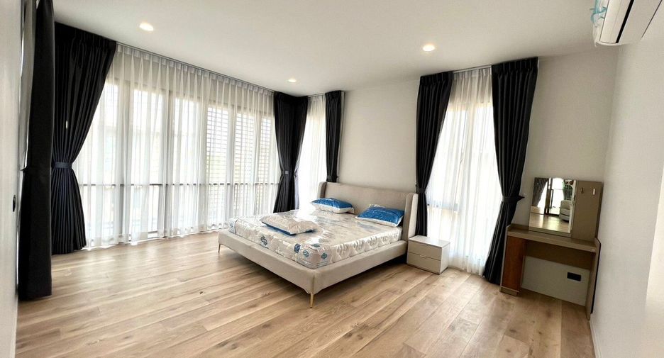 Haus zur Miete mit 4 Zimmer in Bang Kapi, Bangkok