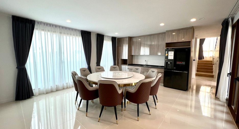 Haus zur Miete mit 4 Zimmer in Bang Kapi, Bangkok