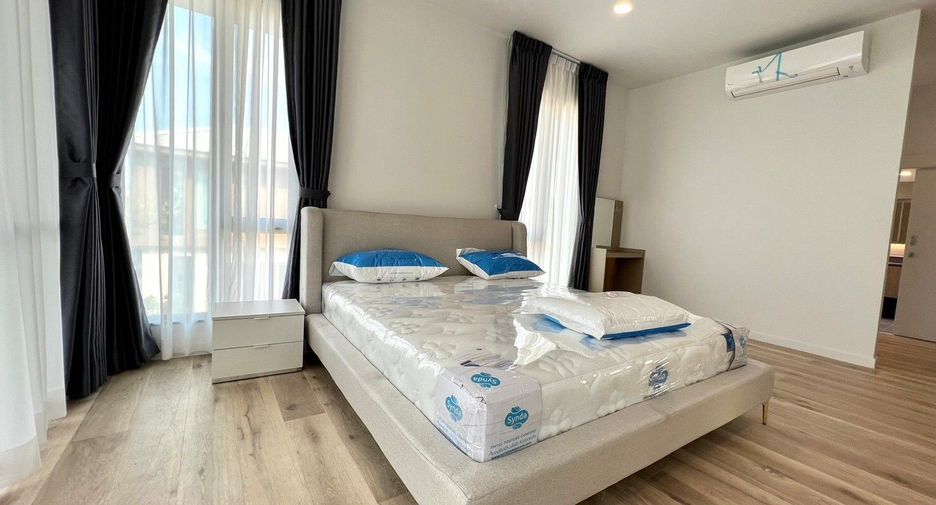 Haus zur Miete mit 4 Zimmer in Bang Kapi, Bangkok