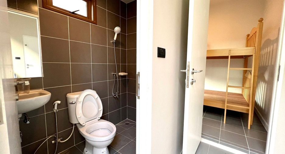 Haus zur Miete mit 4 Zimmer in Bang Kapi, Bangkok
