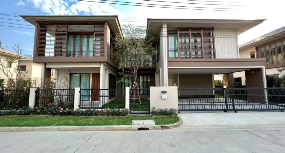 Haus zur Miete mit 4 Zimmer in Bang Kapi, Bangkok