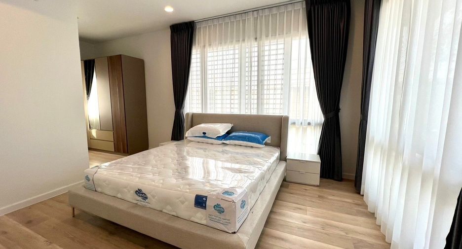Haus zur Miete mit 4 Zimmer in Bang Kapi, Bangkok