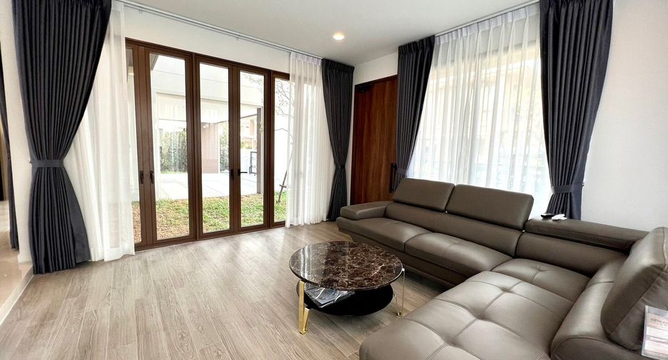 Haus zur Miete mit 4 Zimmer in Bang Kapi, Bangkok