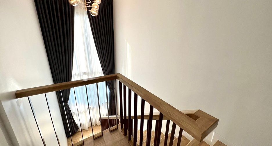 Haus zur Miete mit 4 Zimmer in Bang Kapi, Bangkok