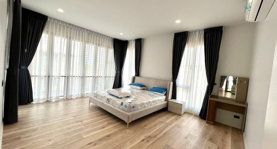 Haus zur Miete mit 4 Zimmer in Bang Kapi, Bangkok