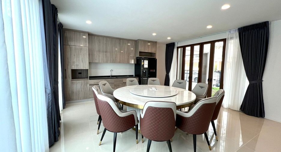 Haus zur Miete mit 4 Zimmer in Bang Kapi, Bangkok