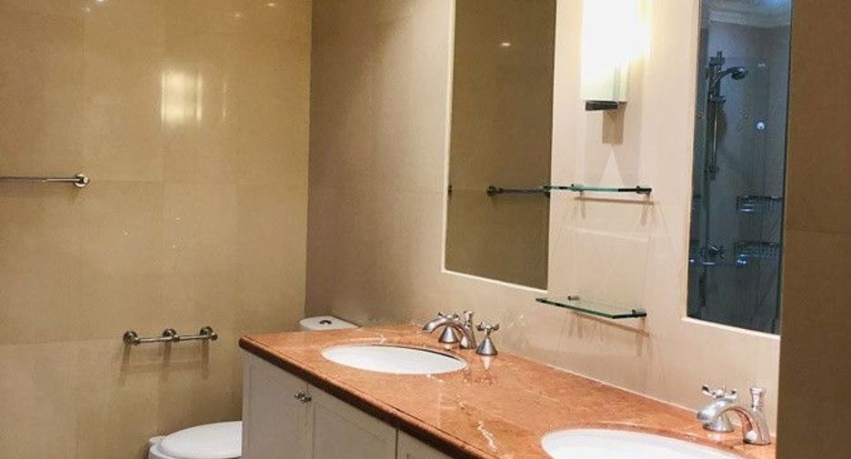 Condo en alquiler de 3 habitaciones en Pathum Wan, Bangkok