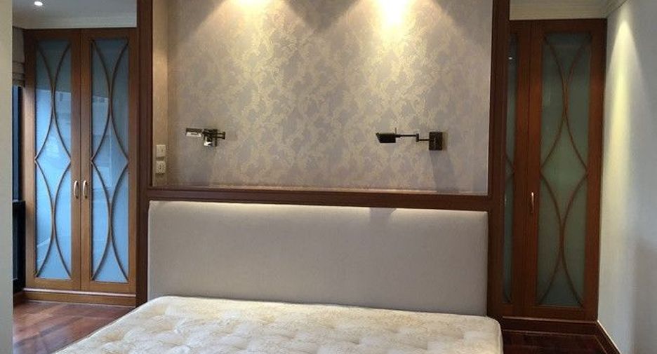Condo en alquiler de 3 habitaciones en Pathum Wan, Bangkok