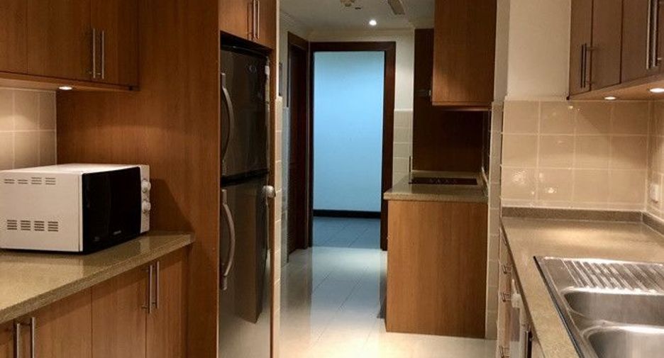 Condo en alquiler de 3 habitaciones en Pathum Wan, Bangkok