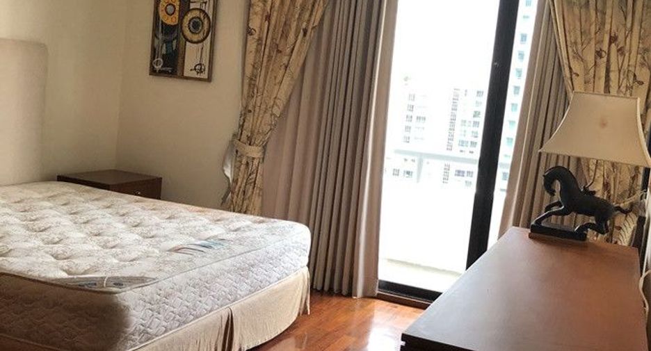 Condo en alquiler de 3 habitaciones en Pathum Wan, Bangkok