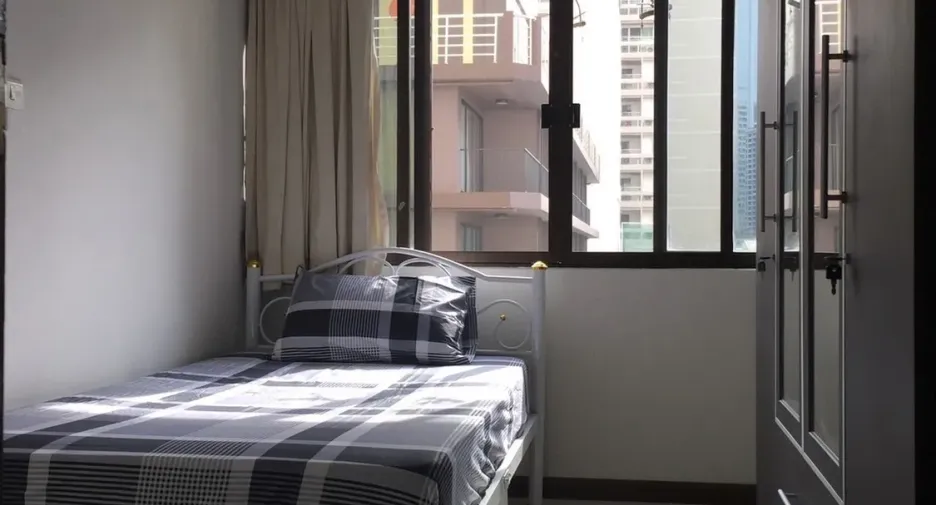 For rent 2 bedrooms condo in Khlong Toei, Bangkok