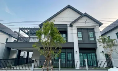 Casa en alquiler de 4 habitaciones en Bang Phli, Samut Prakan