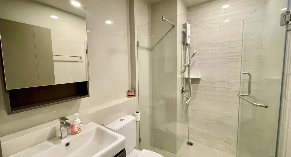 For rent 1 bed condo in Phra Khanong, Bangkok