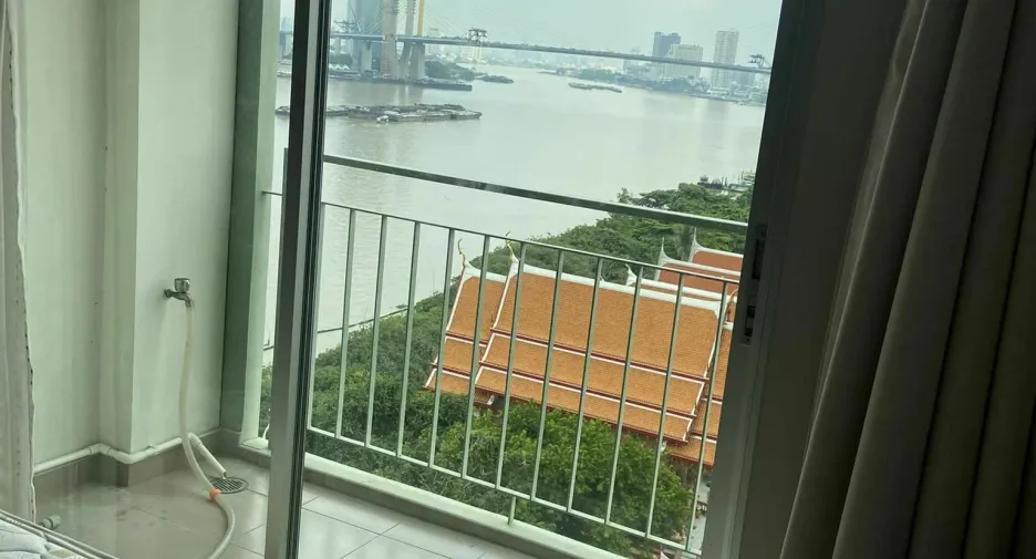 For rent 2 bedrooms condo in Yan Nawa, Bangkok