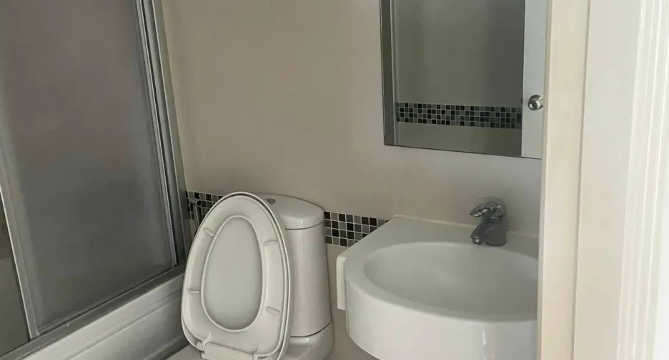 For rent 2 bedrooms condo in Yan Nawa, Bangkok