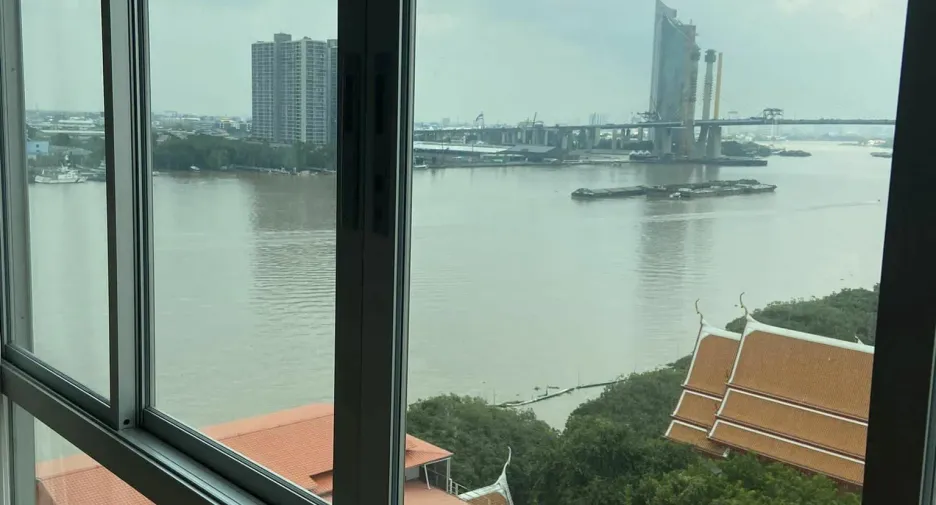 For rent 2 bedrooms condo in Yan Nawa, Bangkok