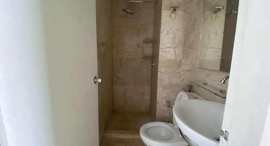For rent 4 bedrooms condo in Watthana, Bangkok