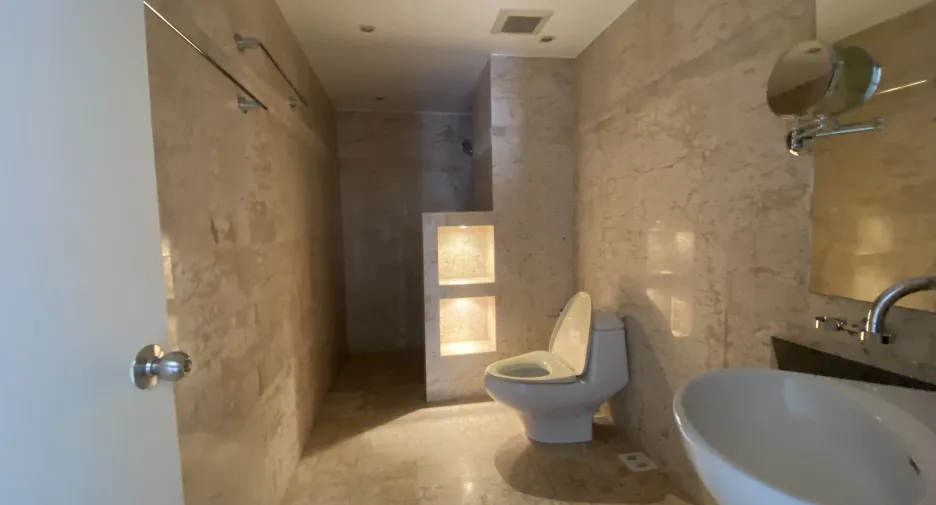 For rent 4 bedrooms condo in Watthana, Bangkok