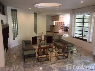 For rent 4 bedrooms house in Watthana, Bangkok