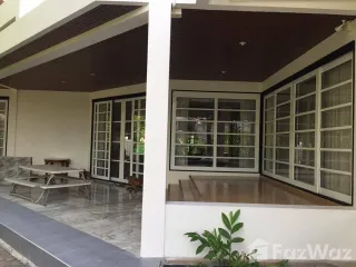 For rent 4 bedrooms house in Watthana, Bangkok