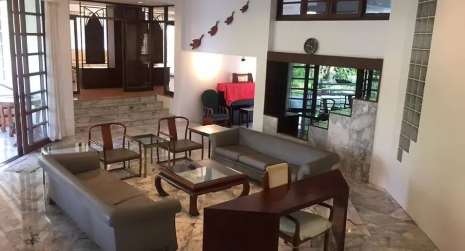 For rent 4 bedrooms house in Watthana, Bangkok