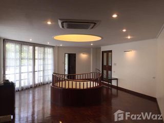 For rent 4 bedrooms house in Watthana, Bangkok