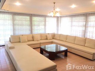For rent 4 bedrooms house in Watthana, Bangkok