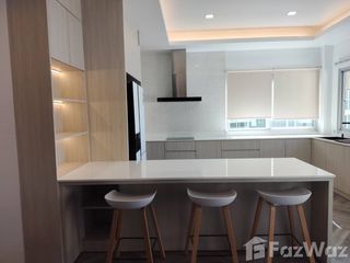 For rent 4 bedrooms condo in Watthana, Bangkok